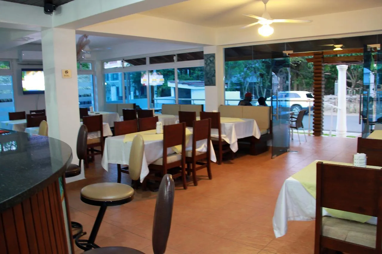 Anton Reef Hotel Sosua 3*,